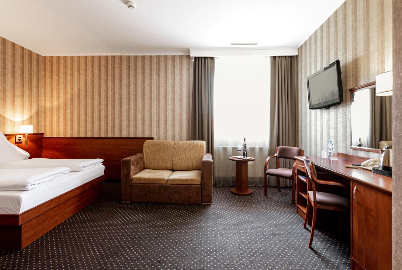 Premium Hotel Bacero Breslavia Esterno foto